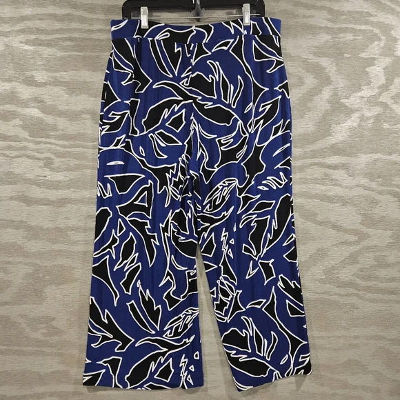 Chico's Travelers SZ 2/L/12 Pull On Wide Leg Stretch Crop Pants Abstract Print - Picture 3 of 11